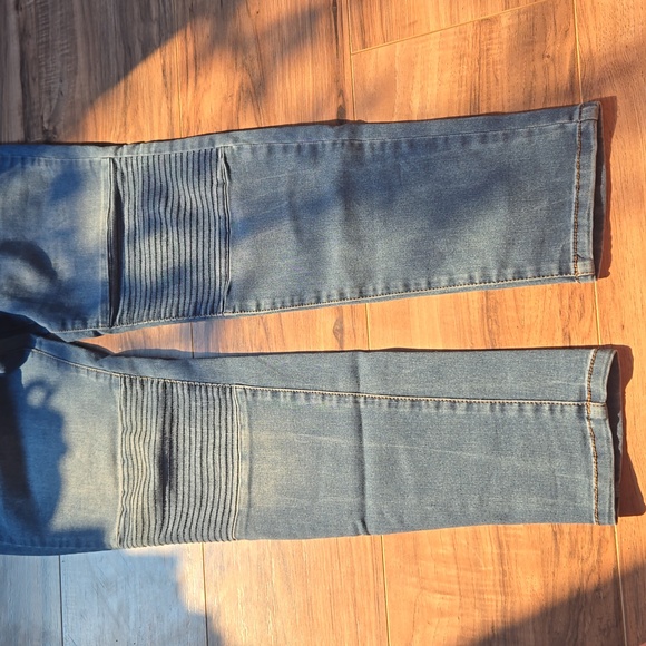 Women's/Junior's Mid-rise Demin Jegging - Picture 5 of 6